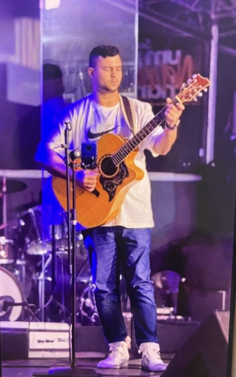 James - Violão James